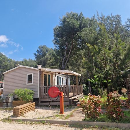רוקפור-לה-בדול Camping Aux Portes De Cassis מראה חיצוני תמונה